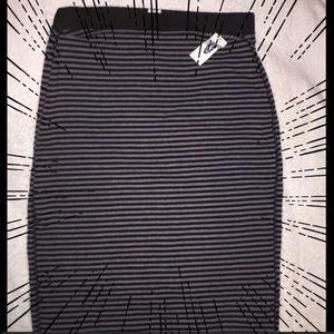 Old Navy Skirts - ❤️NWT! OLD NAVY Women’s Size XS Pencil Skirt Old Navy Skirts - ❤️NWT! OLD NAVY Women’s Size XS Pencil Skirt